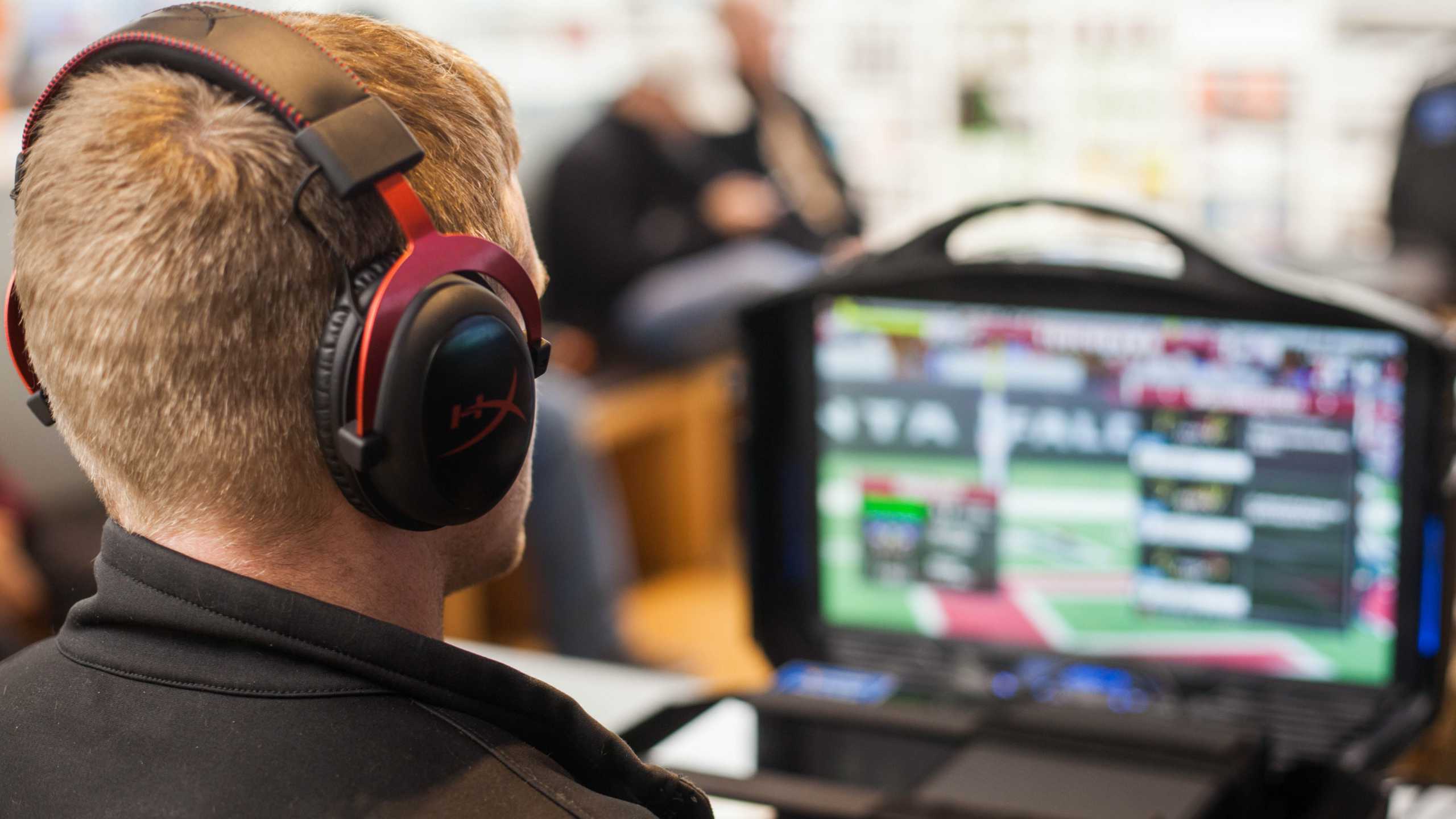 e-sport_sean-do-Z09mEQdm3u4-unsplash