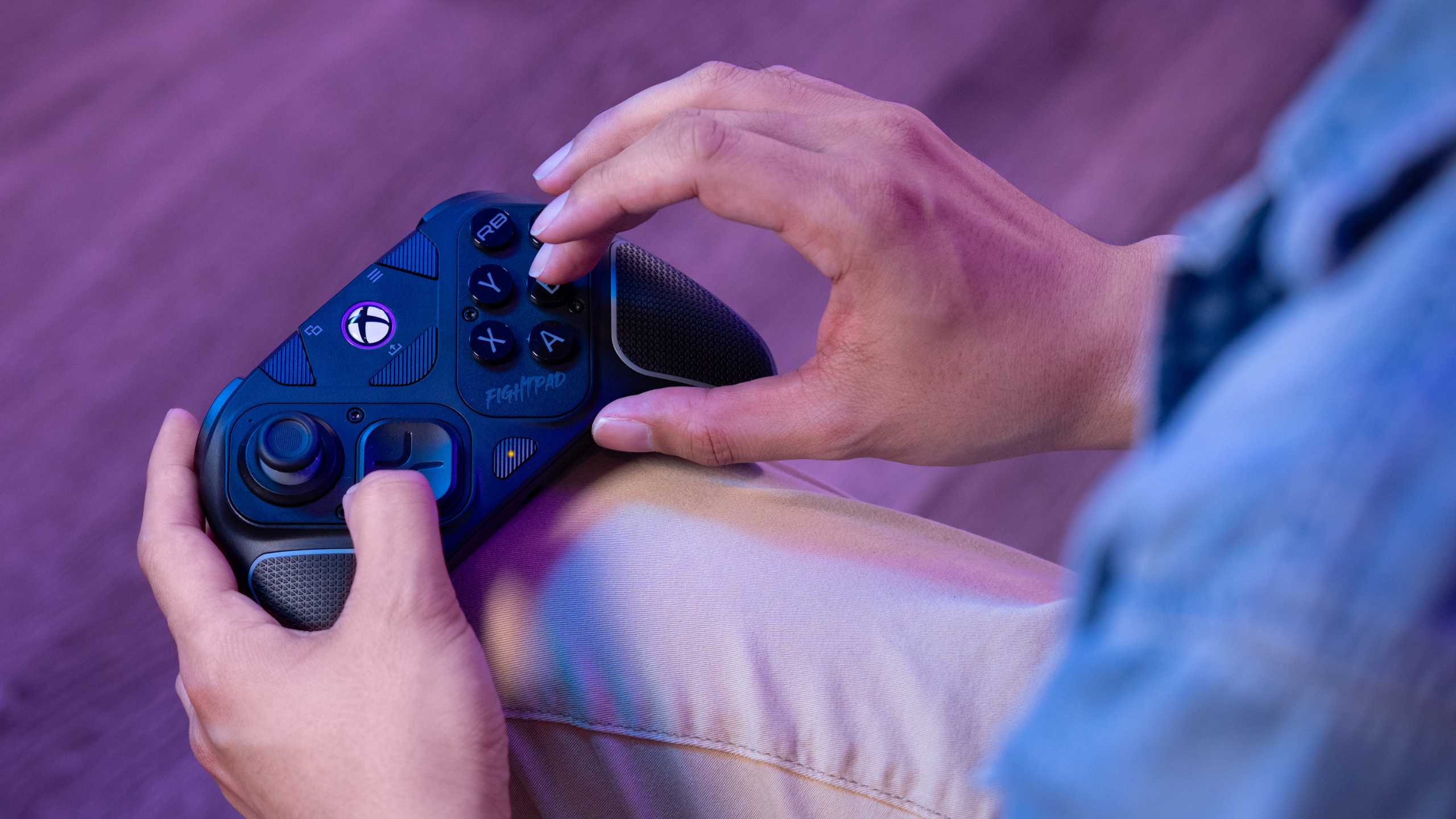 Victrix_Pro_BFG_XB_Reloaded_Black_Lifestyle